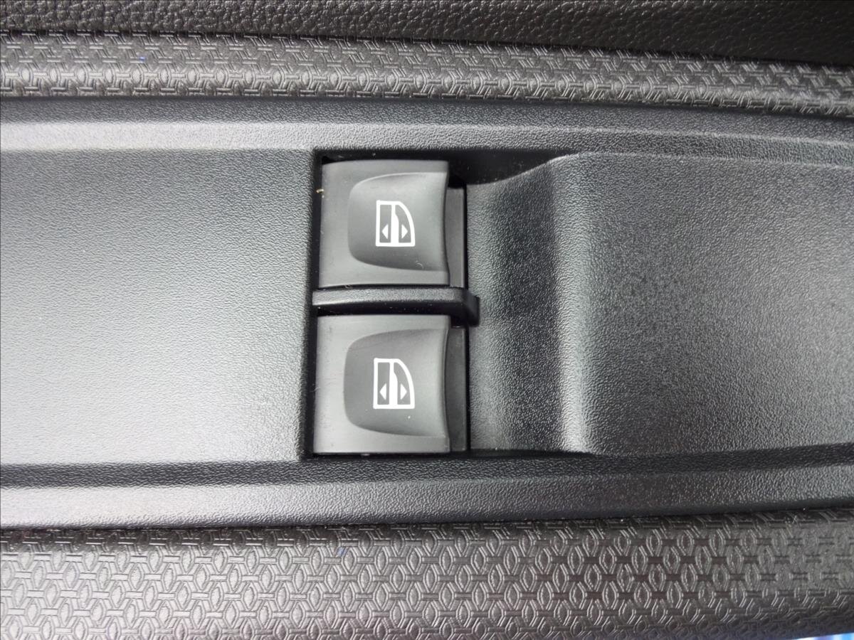 Dacia Sandero Hatchback 999,0 67 kw