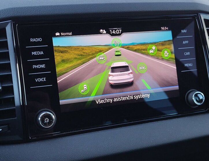 Škoda Karoq SUV / Terénní 1,5 l 110 kw