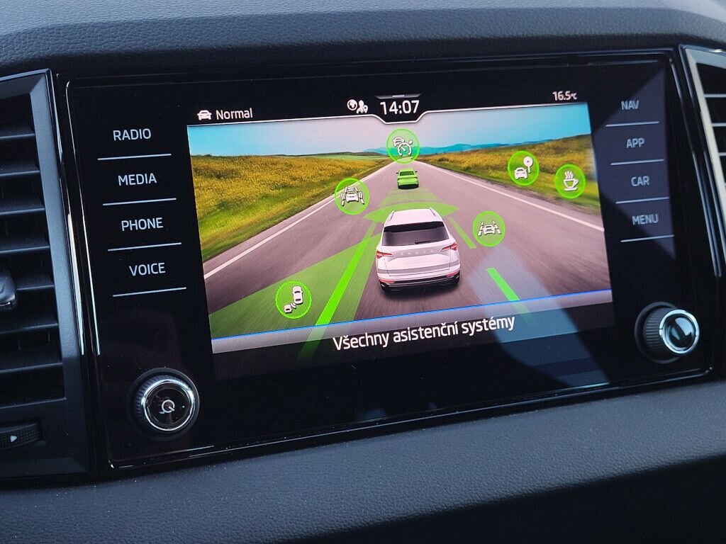 Škoda Karoq SUV / Terénní 1,5 l 110 kw