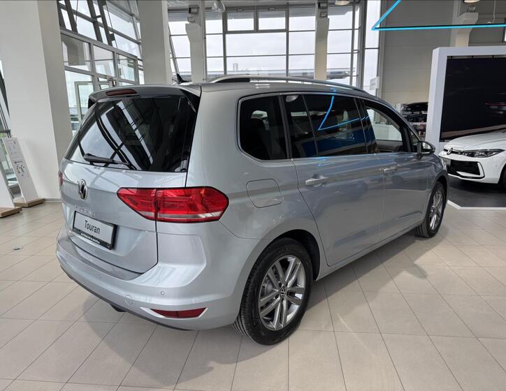 Volkswagen Touran 5