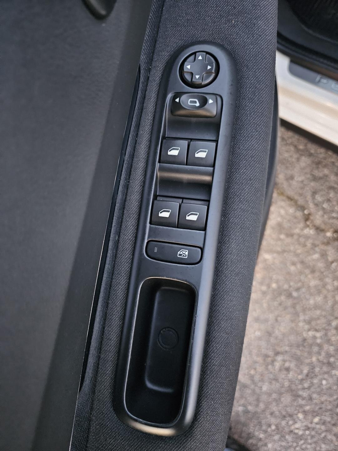 Peugeot 3008 SUV 1,2 l 96 kw