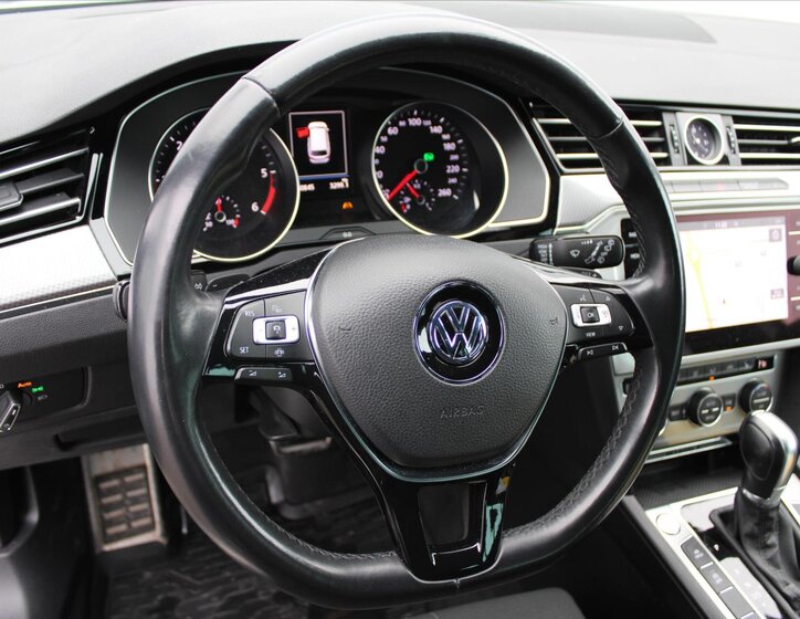 Volkswagen Passat Kombi 2,0 l 176 kw