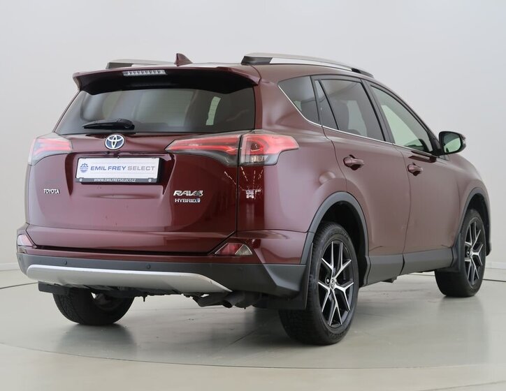 Toyota RAV4 SUV / Terénní 2,5 l 114 kw