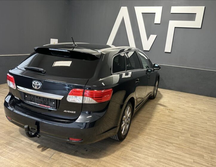 Toyota Avensis Kombi 2,0 l 91 kw