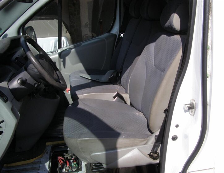 Renault Trafic 14