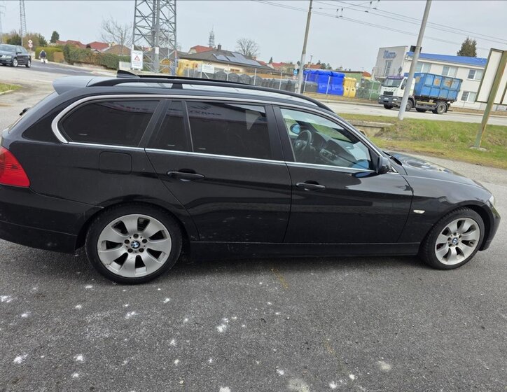 BMW Řada 3 Kombi 3,0 l 170 kw