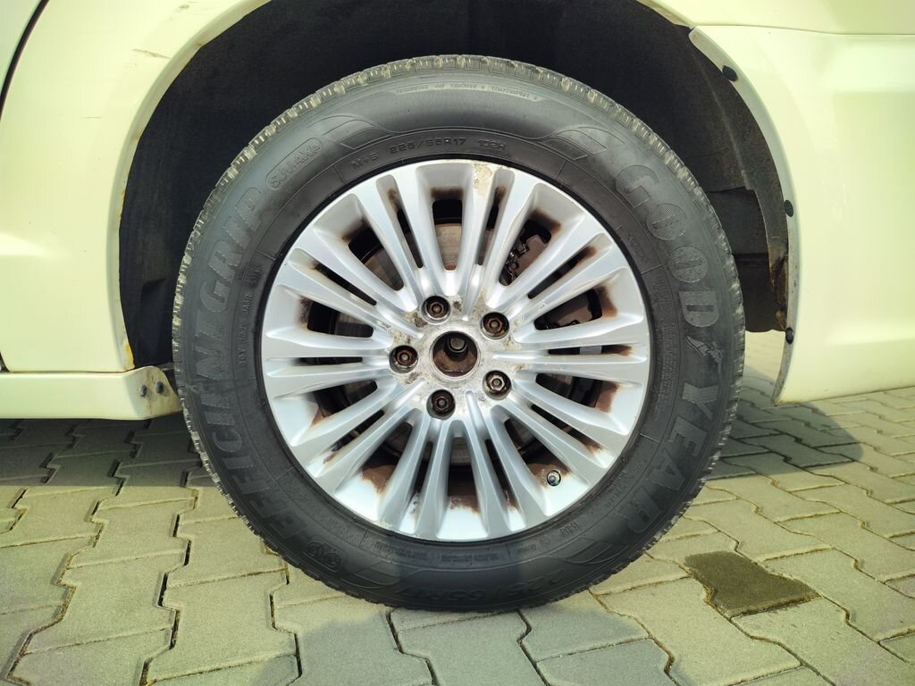 Lancia Voyager MPV 2,8 l 120 kw