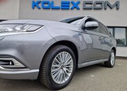 Mitsubishi Outlander SUV / Terénní 2,4 l 165 kw