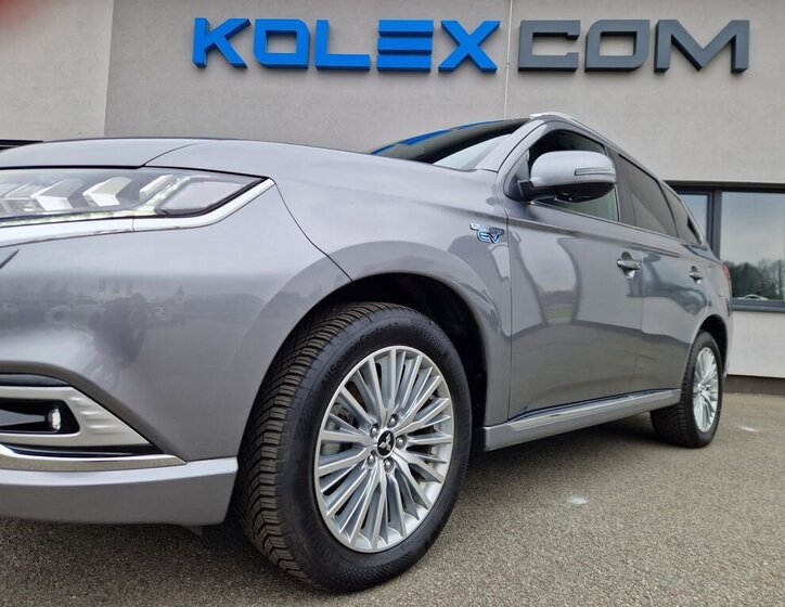 Mitsubishi Outlander SUV / Terénní 2,4 l 165 kw