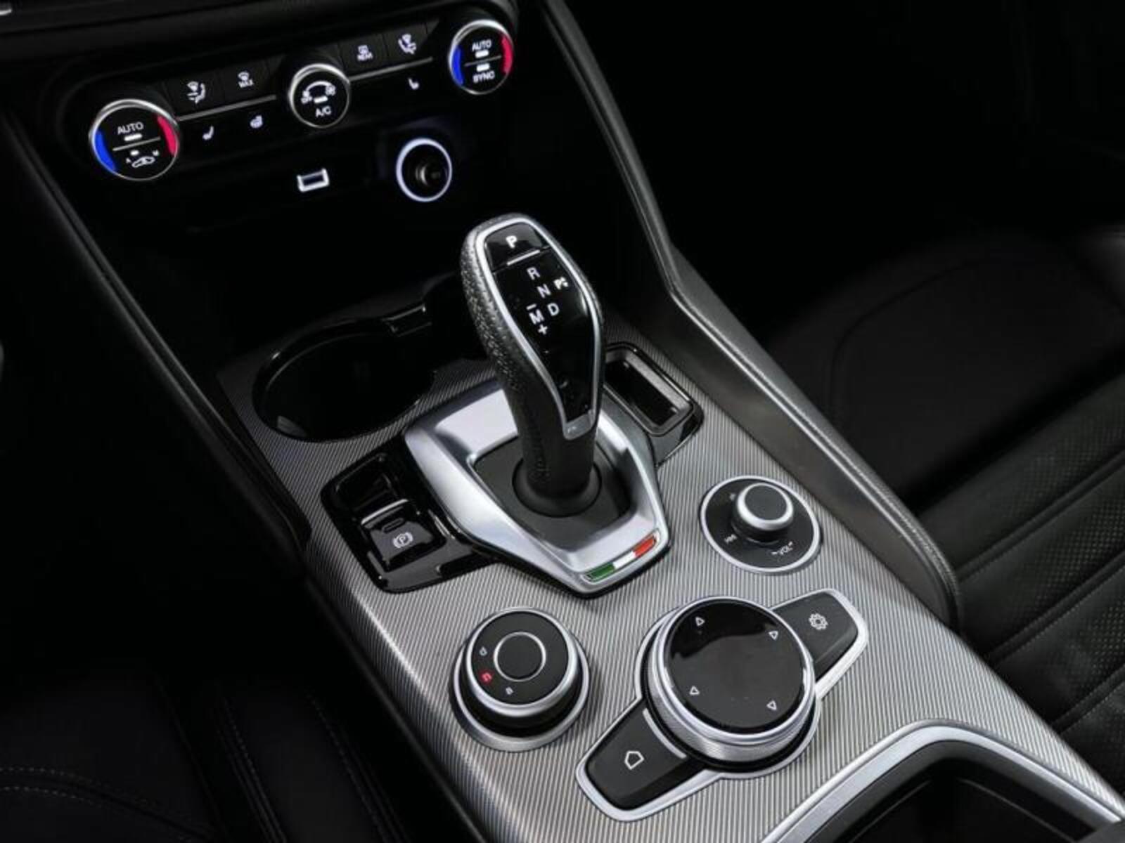 Alfa Romeo Giulia 17