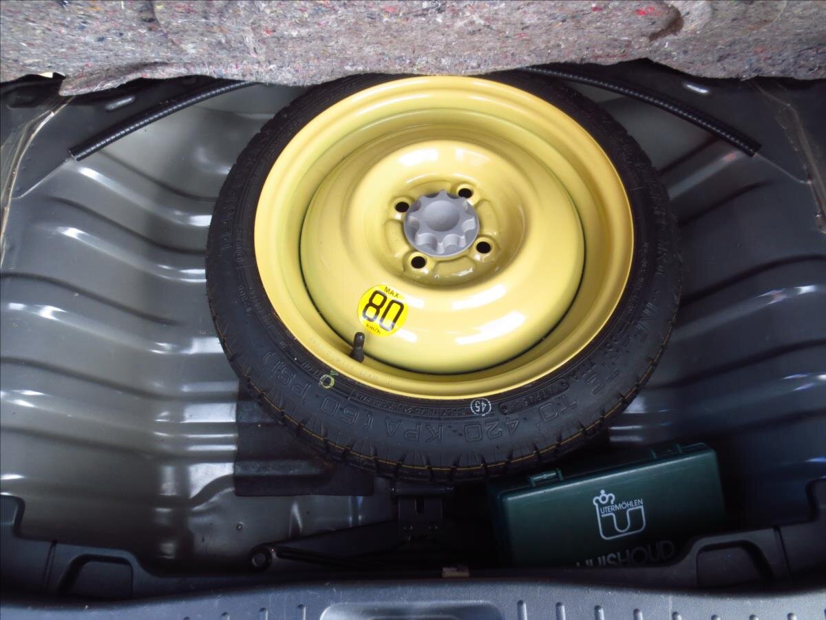 Subaru Justy Hatchback 998,0 51 kw