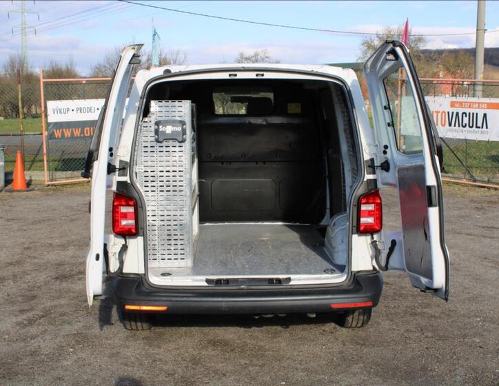 Volkswagen Transporter 12