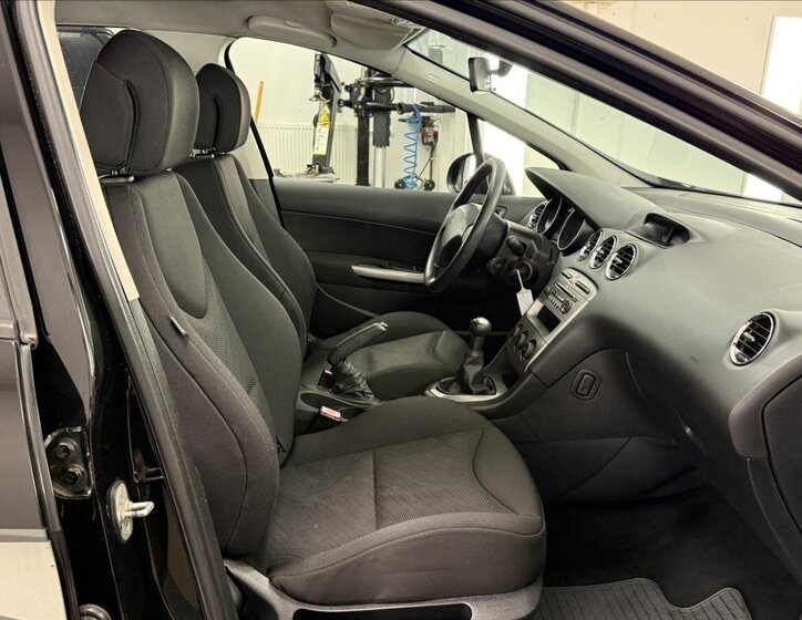 Peugeot 308 Hatchback 1,4 l 70 kw