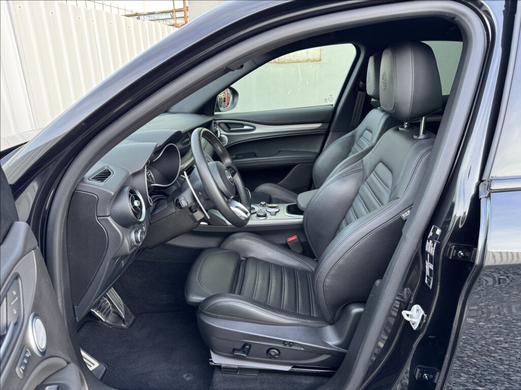 Alfa Romeo Stelvio SUV 2,0 l 206 kw