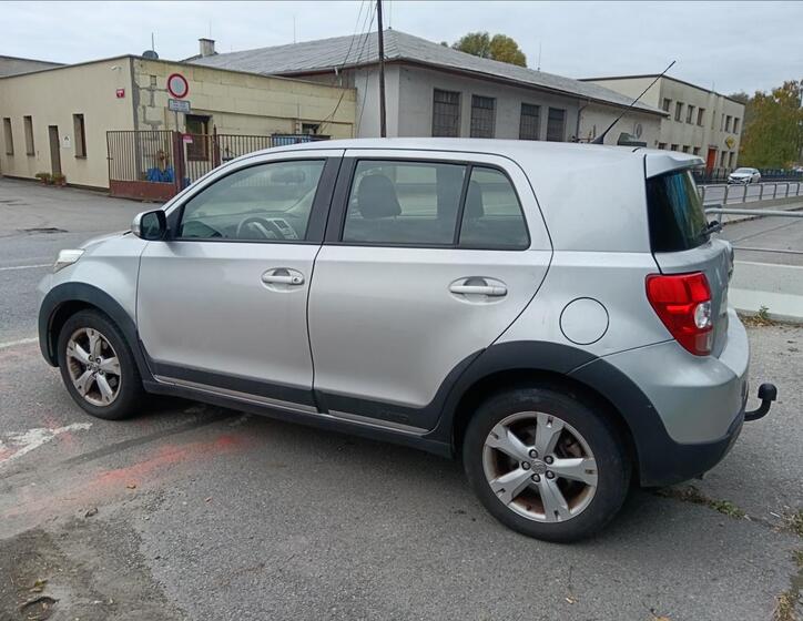 Toyota Urban Cruiser 7