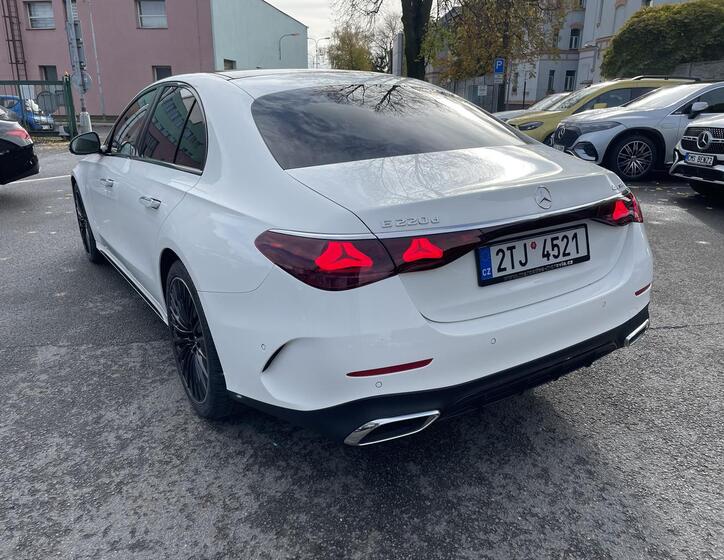 Mercedes-Benz Třídy E 5