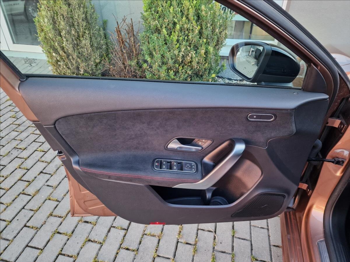 Mercedes-Benz Třídy A Hatchback 1,3 l 100 kw