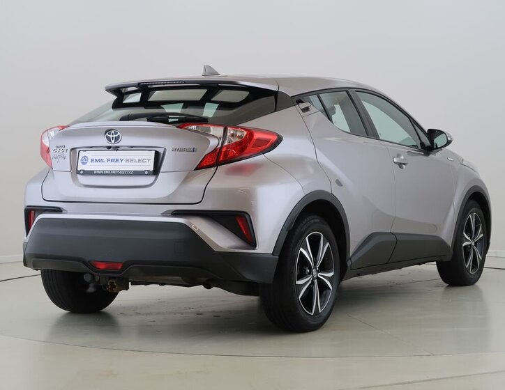 Toyota C-HR SUV / Terénní 1,8 l 72 kw
