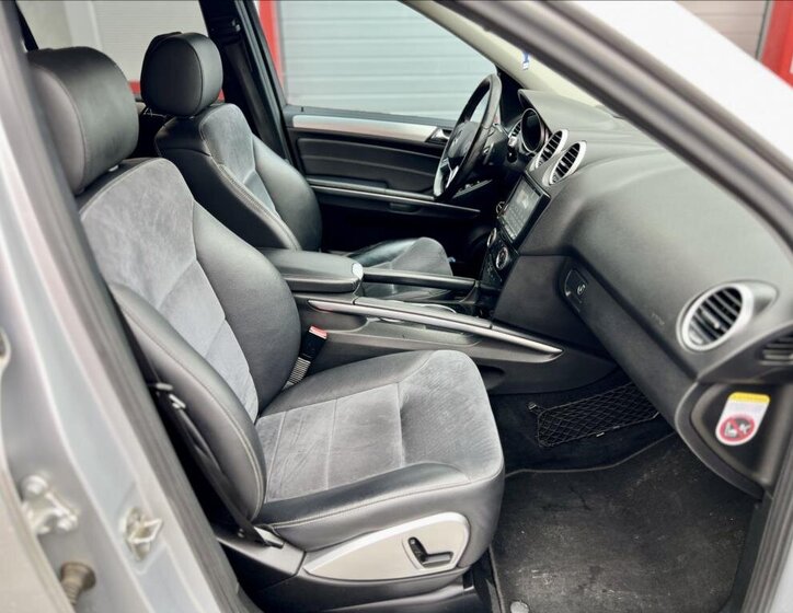 Mercedes-Benz Třídy M SUV 3,0 l 165 kw