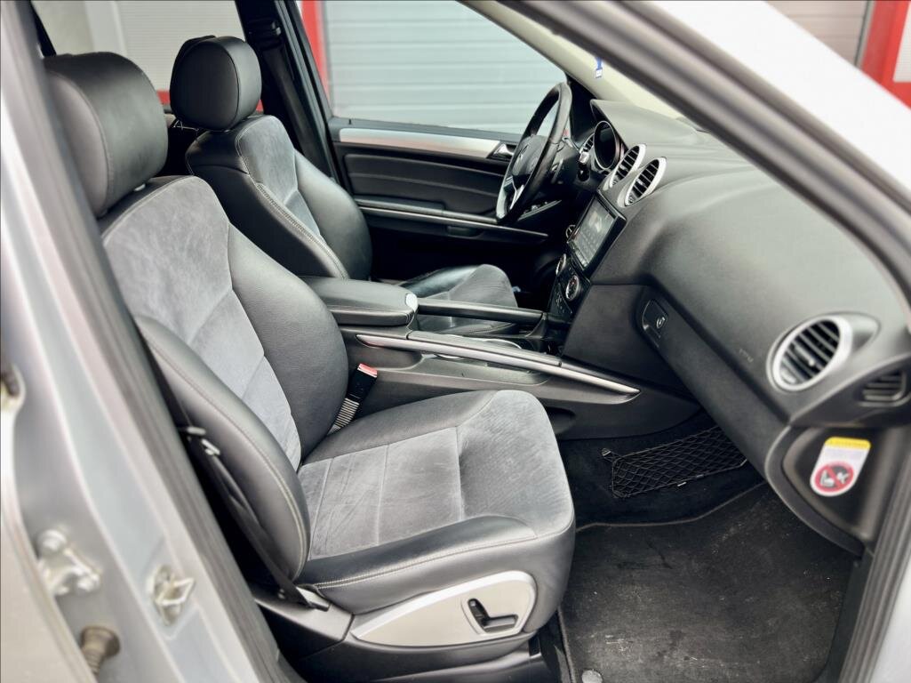 Mercedes-Benz Třídy M SUV 3,0 l 165 kw