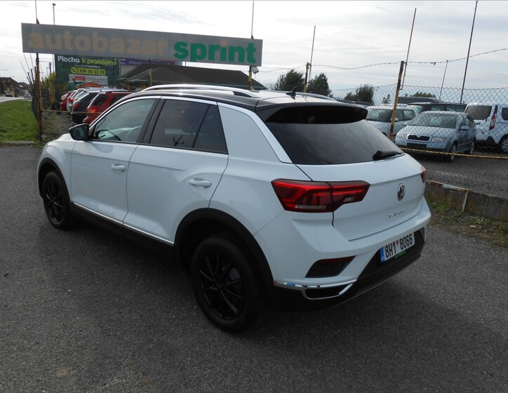 Volkswagen T-Roc 10