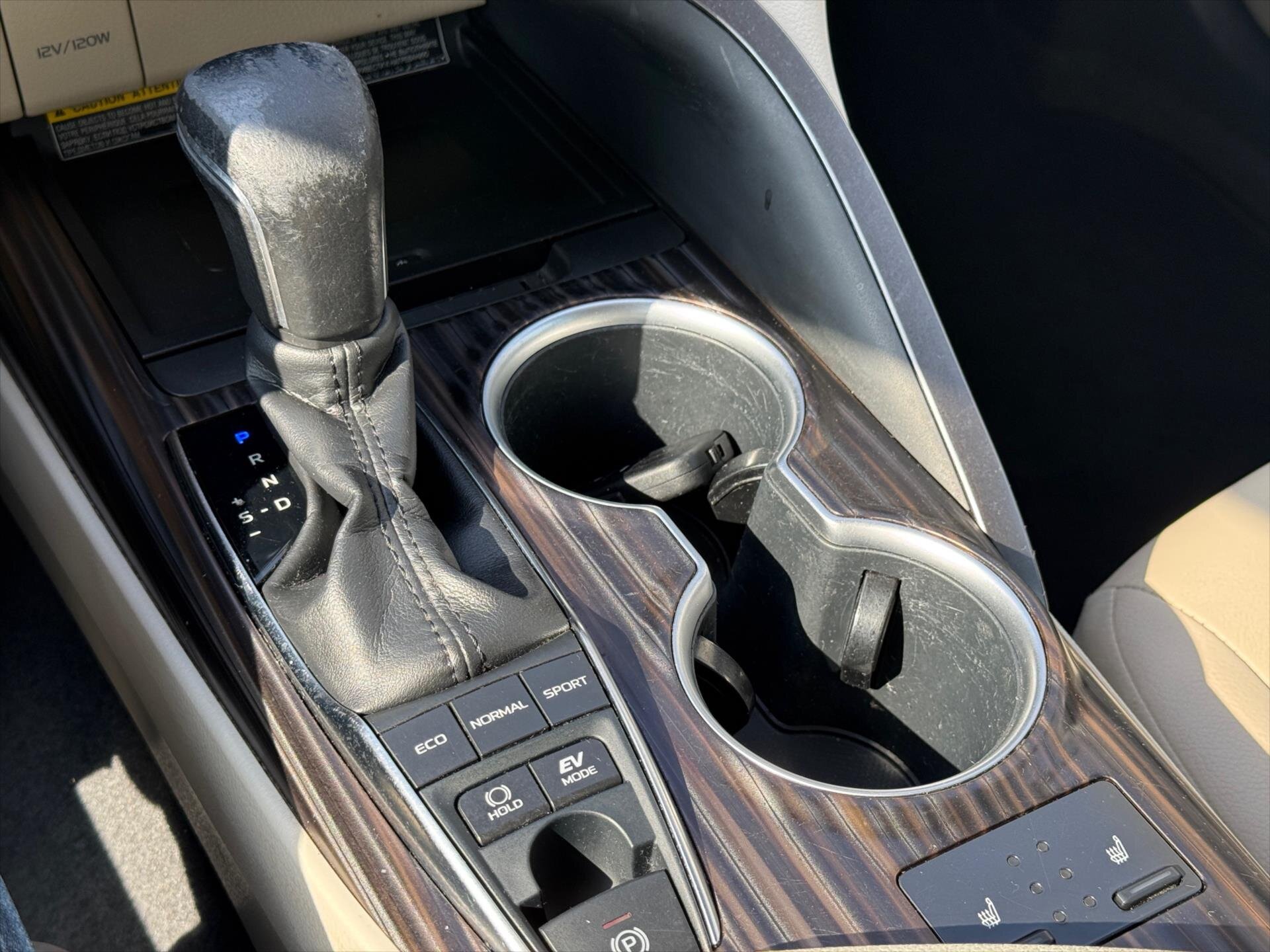 Toyota Camry Sedan / Limuzína 2,5 l 131 kw