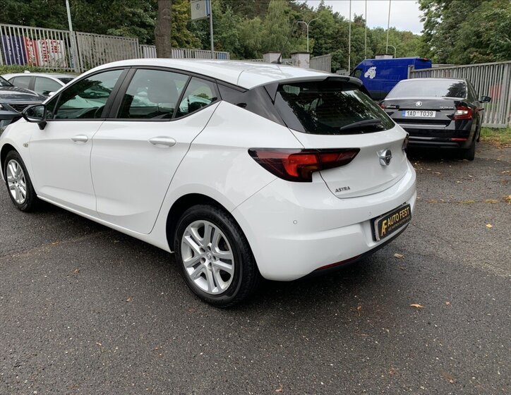 Opel Astra Hatchback 1,5 l 77 kw