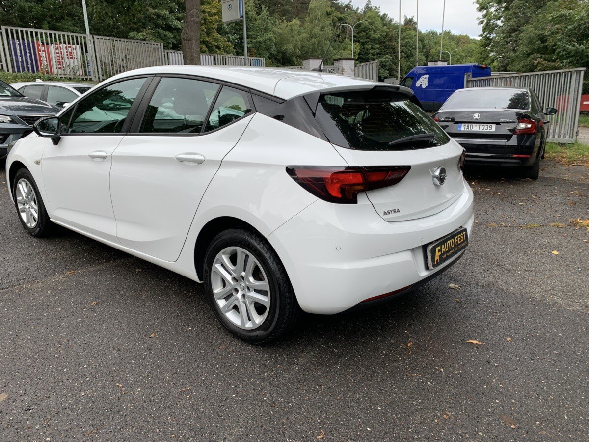 Opel Astra Hatchback 1,5 l 77 kw