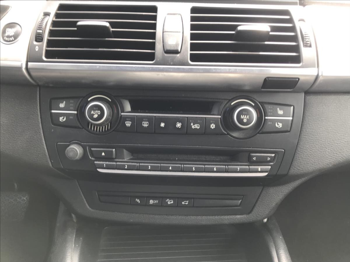 BMW X6 Kombi 3,0 l 180 kw