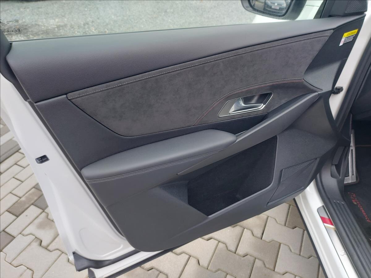 DS Automobiles DS7 Crossback SUV / Terénní 1,6 l 133 kw