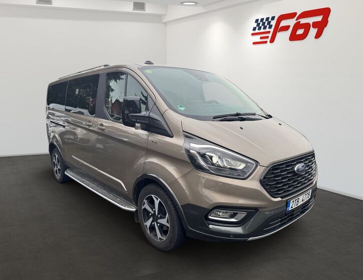 Ford Tourneo Custom 2