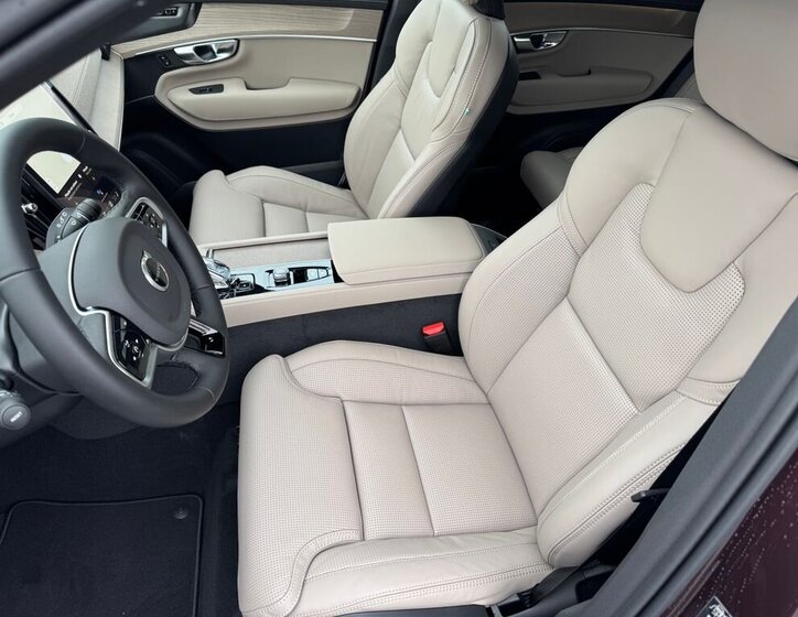 Volvo XC90 SUV / Terénní 2,0 l 184 kw