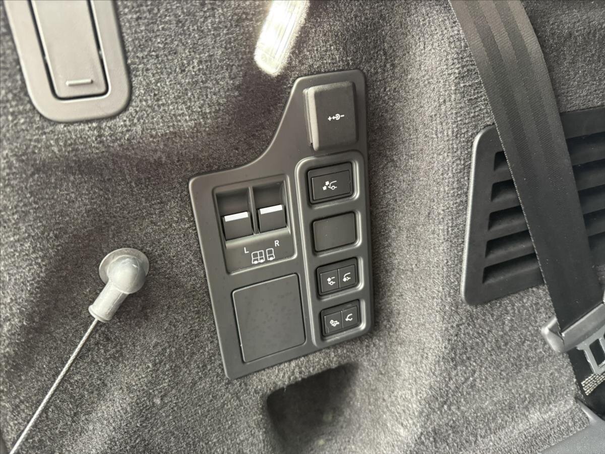 Land Rover Discovery SUV 3,0 l 184 kw