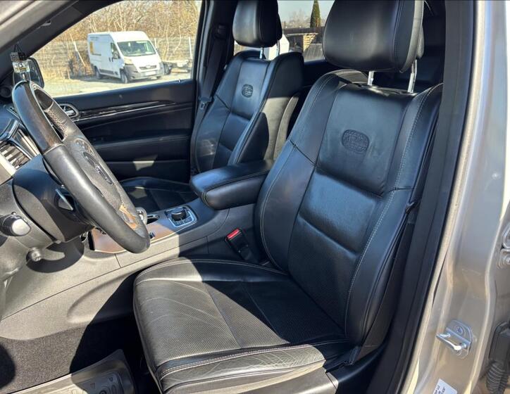 Jeep Grand Cherokee 10