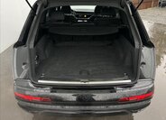 Audi Q7 25