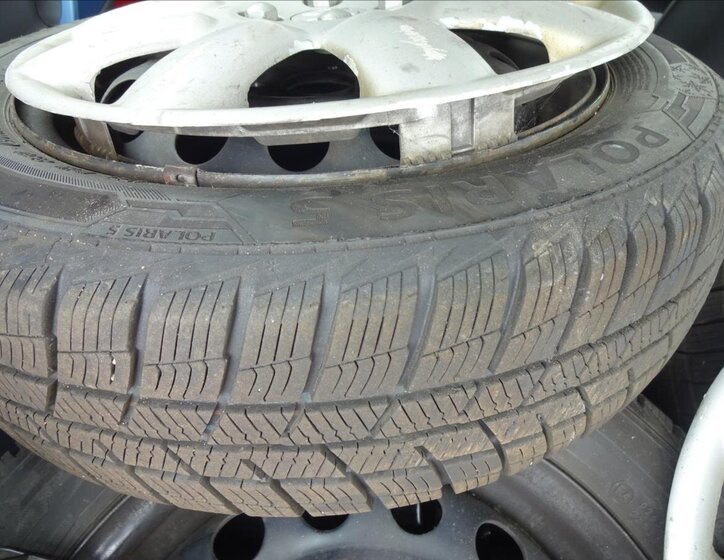 Peugeot 107 Hatchback 998,0 50 kw