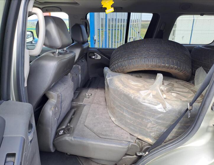 Nissan Pathfinder 6
