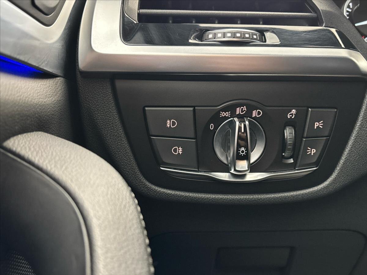 BMW X3 SUV / Terénní 2,0 l 140 kw