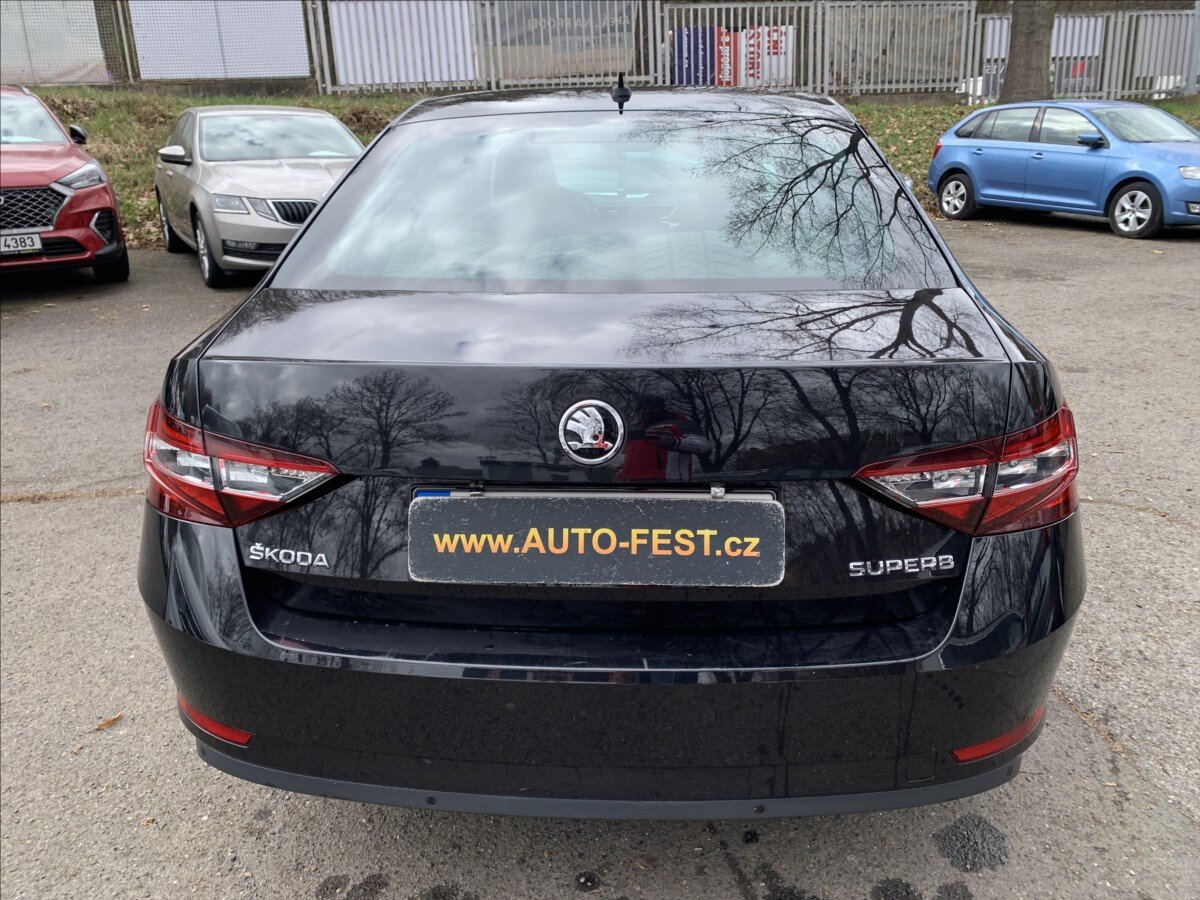 Škoda Superb Sedan / Limuzína 1,5 l 110 kw