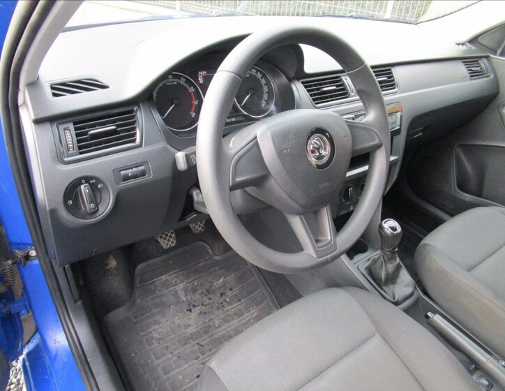 Škoda Rapid Sedan 999,0 70 kw