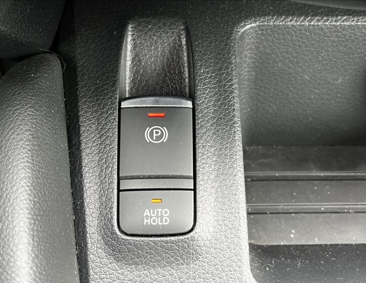 Nissan Qashqai SUV / Terénní 1,3 l 103 kw