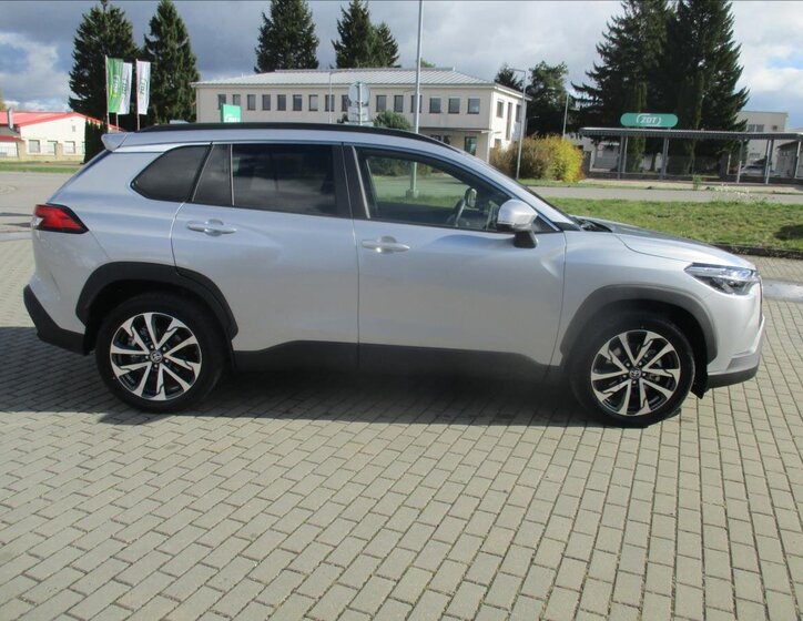 Toyota Corolla Cross 5