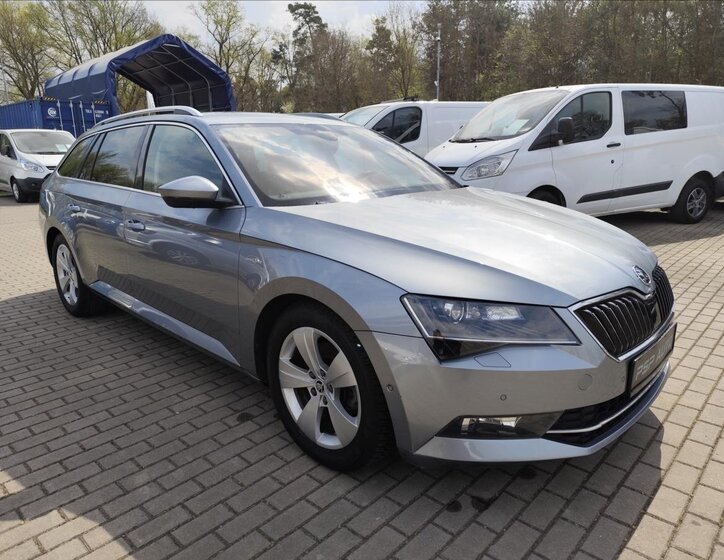 Škoda Superb Kombi 2,0 l 140 kw