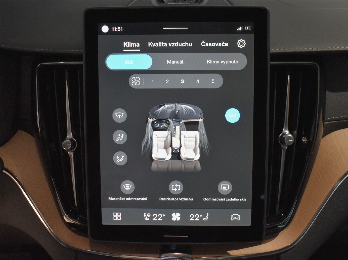 Volvo XC60 SUV / Terénní 2,0 l 257 kw