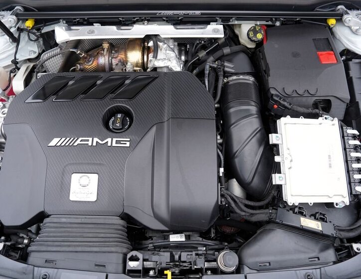 Mercedes-Benz CLA Sedan 2,0 l 340 kw