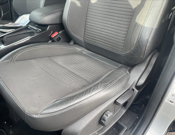 Ford Kuga SUV 1,5 l 110 kw