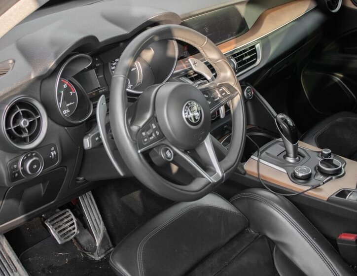Alfa Romeo Stelvio SUV 2,0 l 206 kw