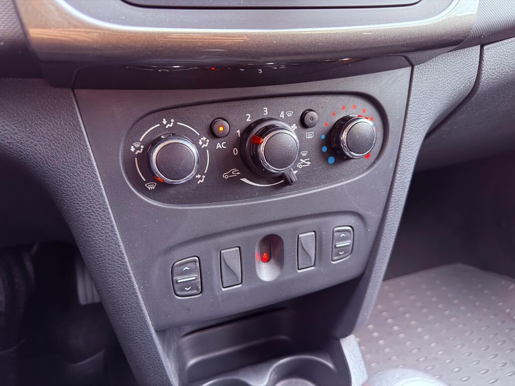 Dacia Sandero Hatchback 1,1 l 55 kw