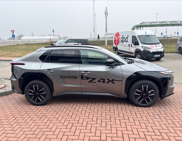 Toyota bZ4X SUV / Terénní 0,0 165 kw