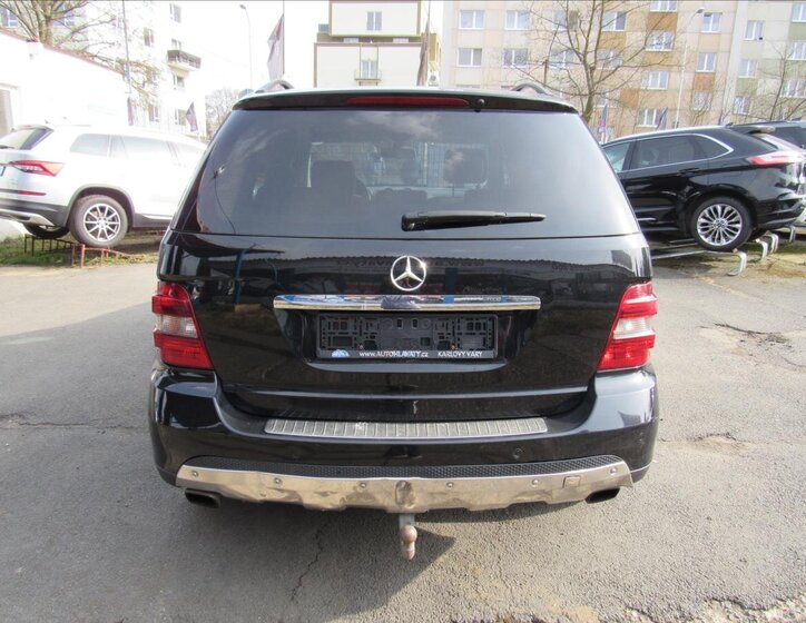 Mercedes-Benz Třídy M SUV / Terénní 3,0 l 165 kw